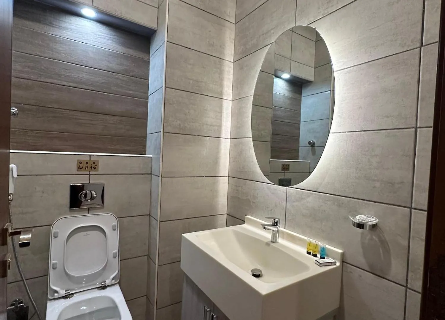 شقق ديوان النزهة لشقق المخدومة Mecca Apartment
